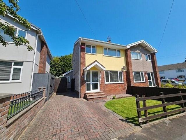 3 Bedroom Semi Detached House To Rent In Beaconsfield Way, Sketty, Swansea, City And County Of Swansea SA2