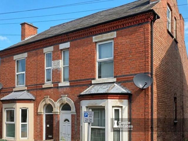 3 Bedroom Semi Detached House To Rent In Beeston, Nottingham, NG9
