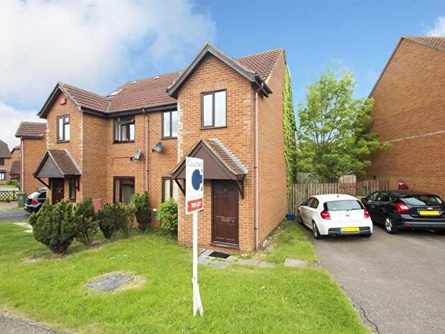 3 Bedroom Semi Detached House To Rent In Bergamot Gardens, Walnut Tree, MK7