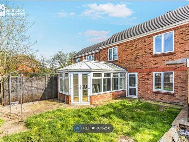 3 Bedroom Semi Detached House To Rent In Bradfield Close, Rushden, NN10