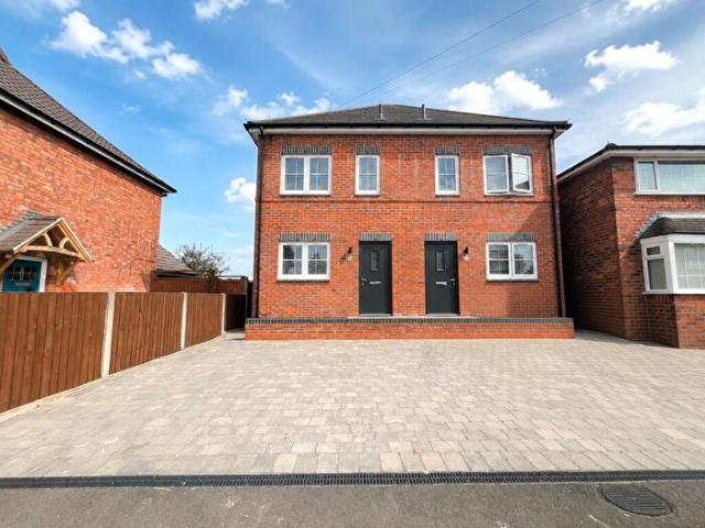3 Bedroom Semi Detached House To Rent In Bradford Street, Tamworth, Staffordshire, B79