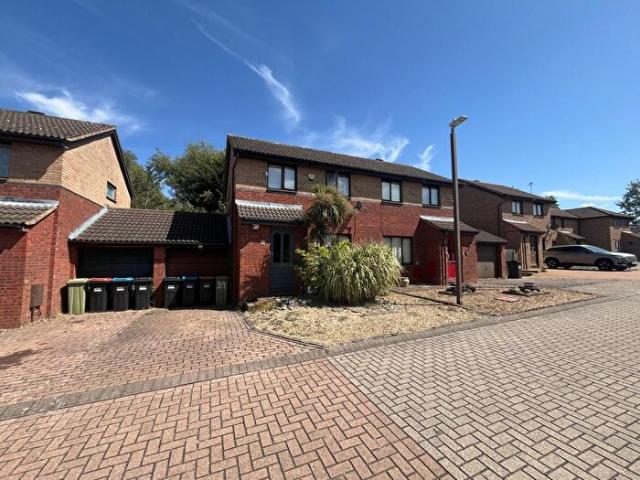 3 Bedroom Semi Detached House To Rent In Brayton Court, Milton Keynes, MK5