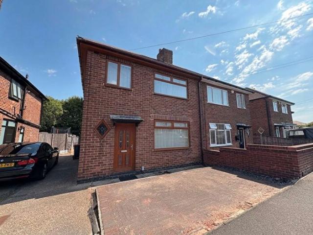 3 Bedroom Semi Detached House To Rent In Broxtowe Drive, Nottingham, NG15