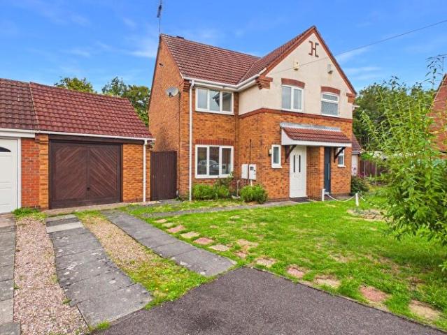 3 Bedroom Semi Detached House To Rent In Caernarfon Drive, Nuneaton, CV11