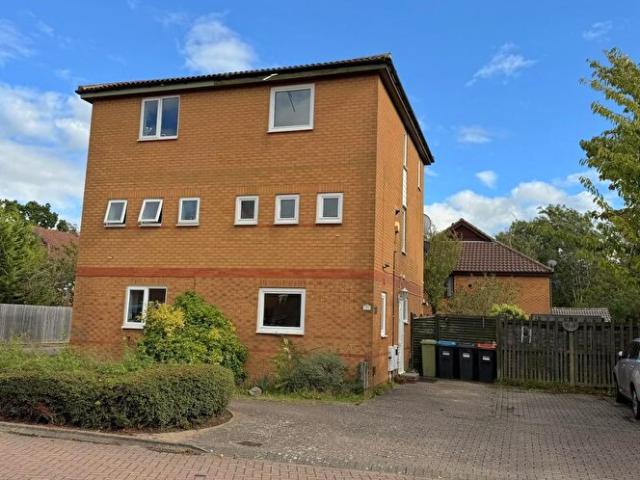3 Bedroom Semi Detached House To Rent In Calverleigh Crescent, Furzton, Milton Keynes, MK4