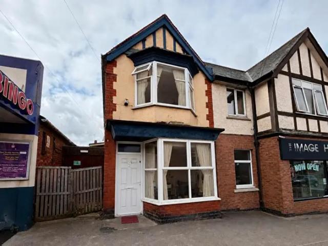 3 Bedroom Semi Detached House To Rent In Camp Hill Road, Nuneaton, CV10