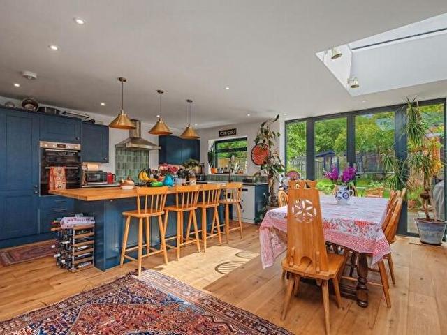 3 Bedroom Semi Detached House To Rent In Campbell Road, Oxford, OX4
