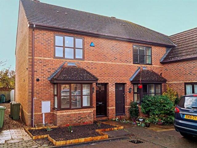 3 Bedroom Semi Detached House To Rent In Catesby Croft, Loughton, Milton Keynes, MK5