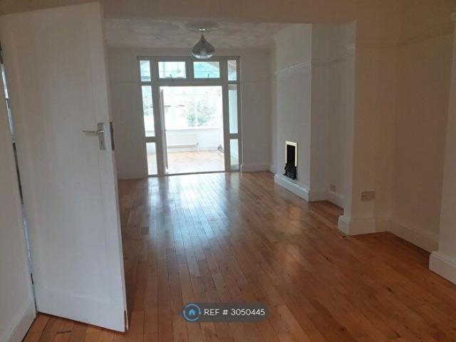 3 Bedroom Semi Detached House To Rent In Dorchester Road, Leicester, LE3