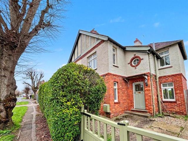3 Bedroom Semi Detached House To Rent In Egmont Avenue, Stony Stratford, Milton Keynes, MK11