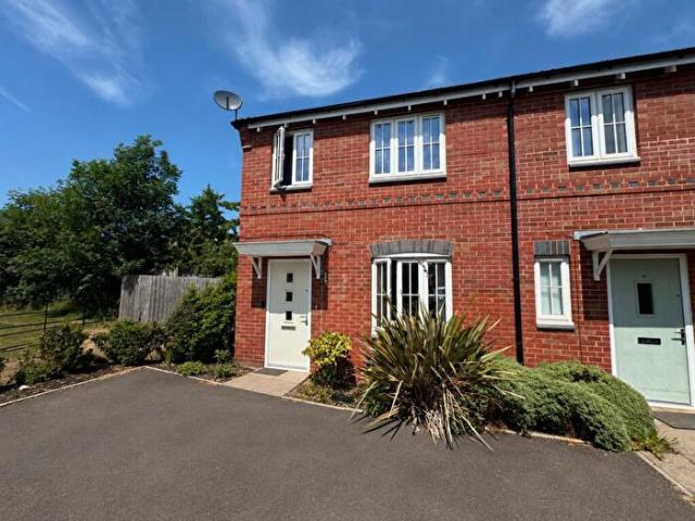 3 Bedroom Semi Detached House To Rent In Empire Way, Nottingham, Nottinghamshire, NG8
