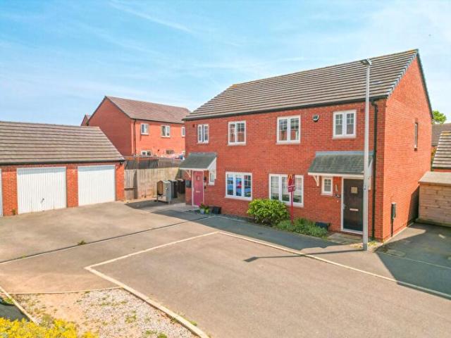 3 Bedroom Semi Detached House To Rent In Farthington Drive, Nuneaton, CV11