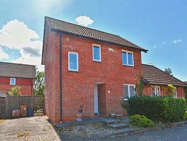 3 Bedroom Semi Detached House To Rent In Glebe Close, Loughton, Milton Keynes, MK5