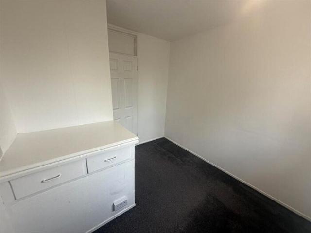 3 Bedroom Semi Detached House To Rent In Greenmoor Road, Nuneaton, CV10