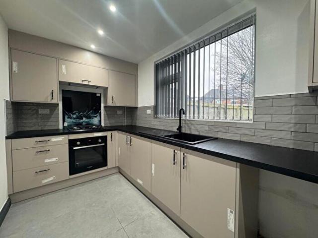 3 Bedroom Semi Detached House To Rent In Greenside Place, Leicester, LE2