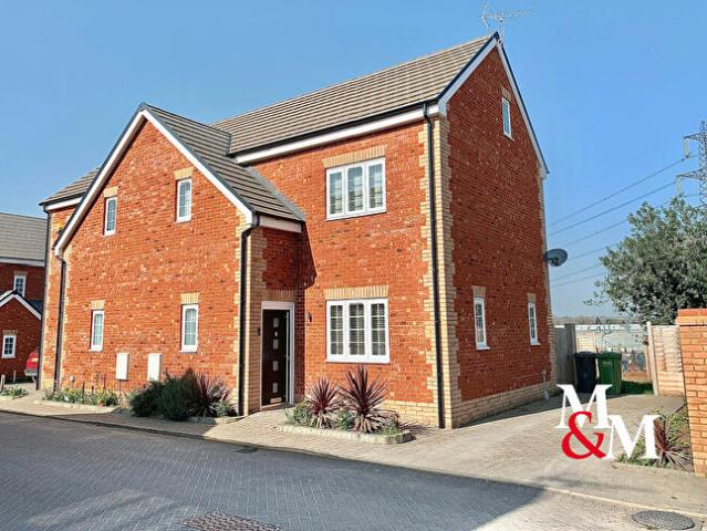 3 Bedroom Semi Detached House To Rent In Grovebury Farm Close, LU7