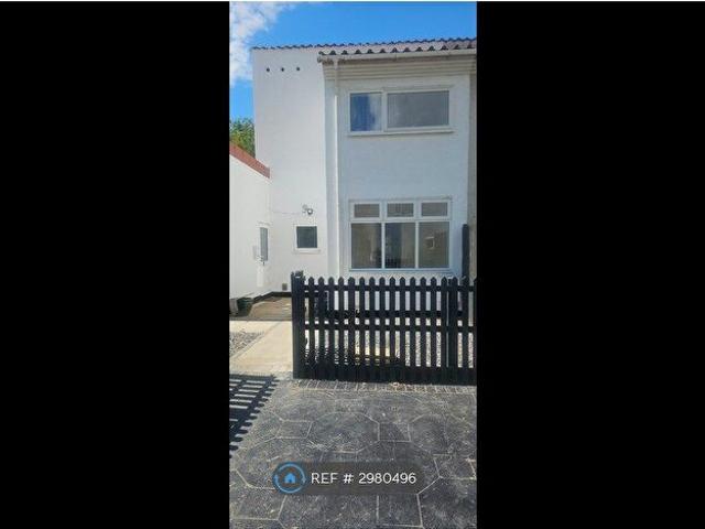 3 Bedroom Semi Detached House To Rent In Hasgill Court, Miltonkeynes, MK13