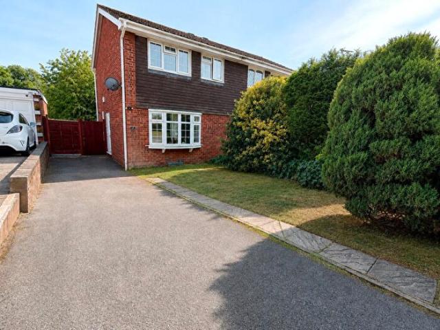 3 Bedroom Semi Detached House To Rent In Hawkside, Wilnecote, Tamworth, Staffordshire, B77