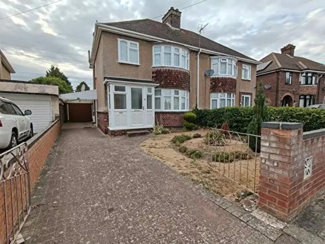 3 Bedroom Semi Detached House To Rent In Honey Hill Road, Bedford, MK40