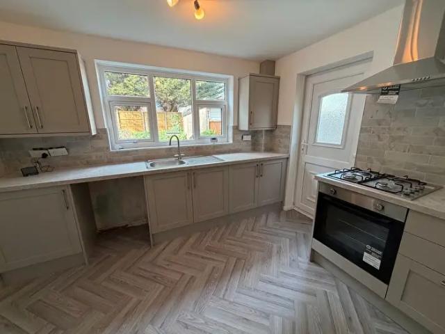 3 Bedroom Semi Detached House To Rent In Kenilworth Road, Wigston, LE18