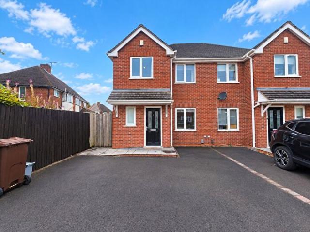 3 Bedroom Semi Detached House To Rent In Kimberley Road, Solihull, West Midlands, B92
