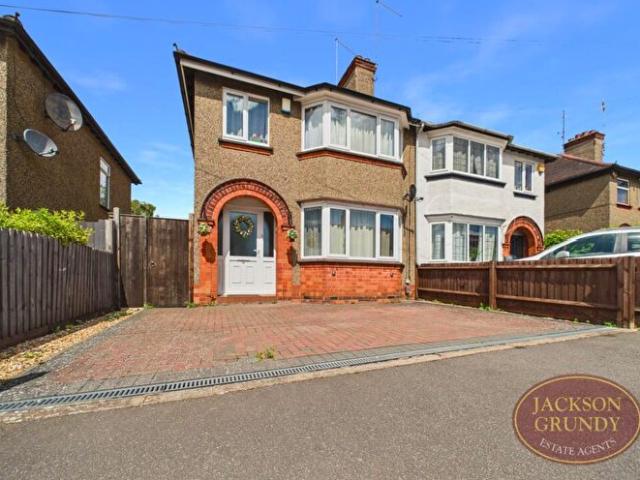3 Bedroom Semi Detached House To Rent In Kingsway, Kingsthorpe Village, NN2