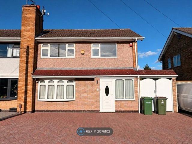 3 Bedroom Semi Detached House To Rent In Lincoln Drive, Wigston, LE18