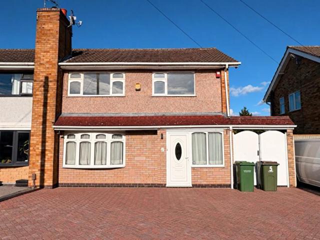 3 Bedroom Semi Detached House To Rent In Lincoln Drive, Wigston, LE18