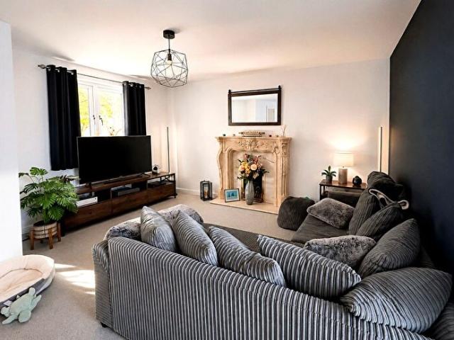 3 Bedroom Semi Detached House To Rent In Little Meer Close, Braunstone Town, LE3