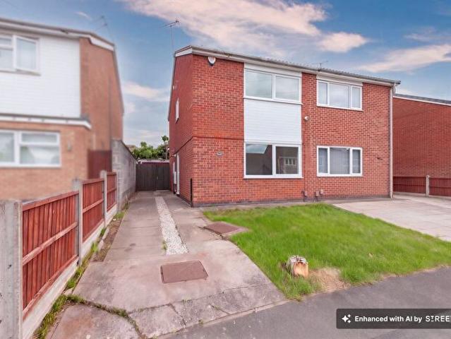 3 Bedroom Semi Detached House To Rent In Pinewood Avenue, Thurmaston, LE4