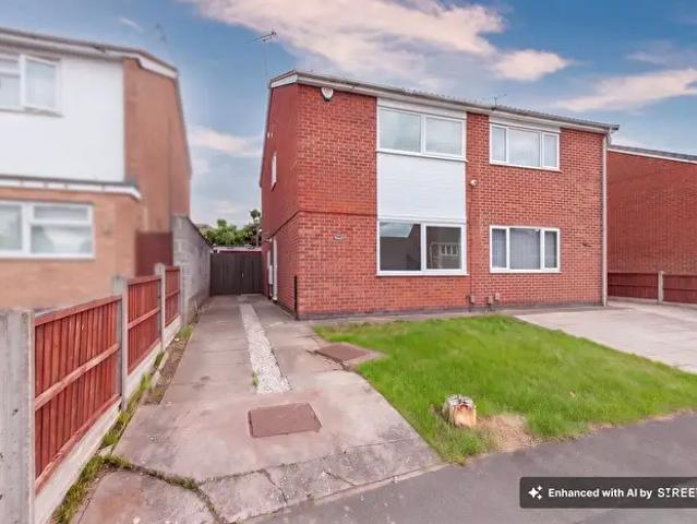3 Bedroom Semi Detached House To Rent In Pinewood Avenue, Thurmaston, LE4