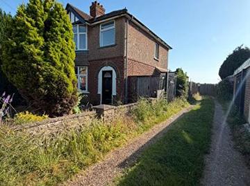 3 Bedroom Semi Detached House To Rent In Rockley Road, Leicester, LE4