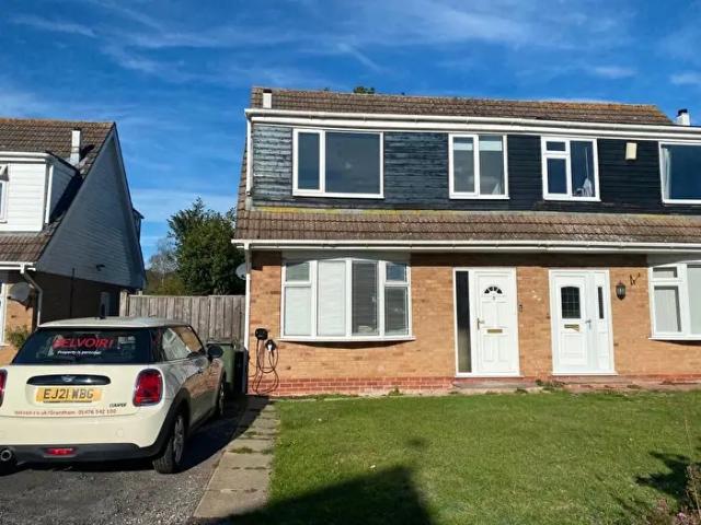 3 Bedroom Semi Detached House To Rent In St. Marys Close, Bottesford, NG13