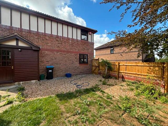 3 Bedroom Semi Detached House To Rent In Stafford Grove, Shenley Church End, MK5