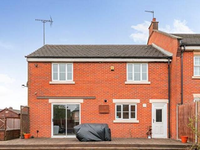 3 Bedroom Semi Detached House To Rent In Stroud Close, Banbury, OX16