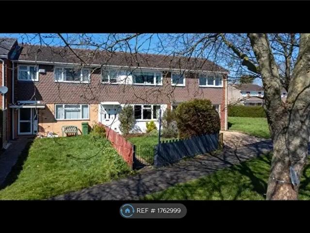 3 Bedroom Semi Detached House To Rent In Sutherland Grove, Bletchley, Milton Keynes, MK3