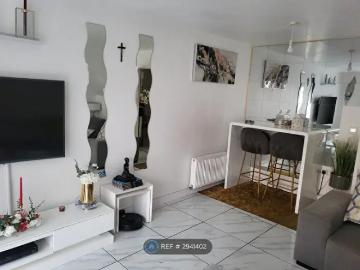 3 Bedroom Semi Detached House To Rent In Signet Square, Coventry, CV2