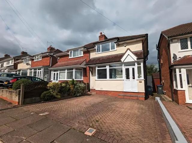 3 Bedroom Semi Detached House To Rent In Sladepool Farm Road, Maypole, Birmingham, B14