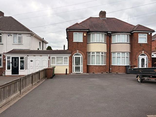 3 Bedroom Semi Detached House To Rent In Solihull, B92