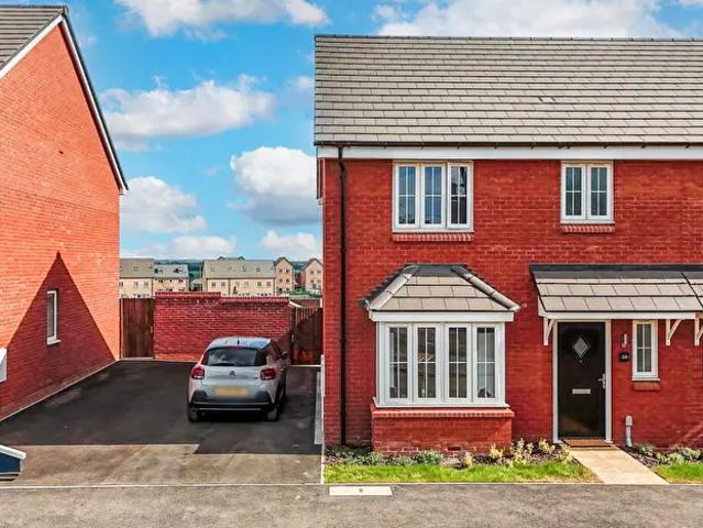 3 Bedroom Semi Detached House To Rent In South Hill Lane, Wellingborough, NN8
