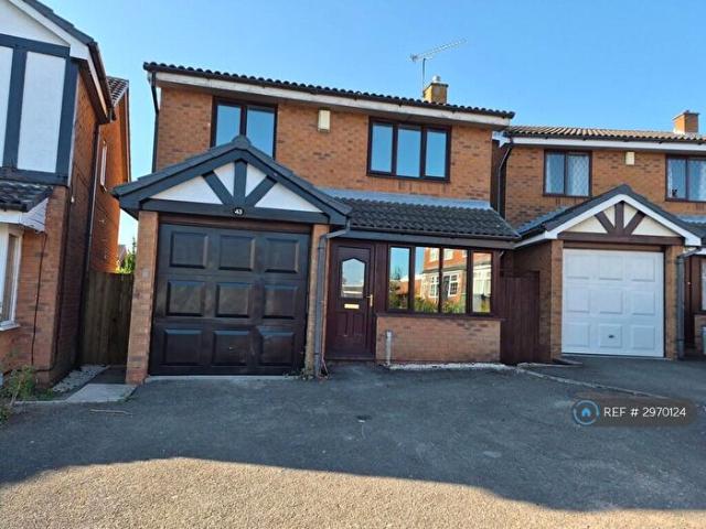 3 Bedroom Semi Detached House To Rent In Tewkesbury Drive, Bedworth, CV12