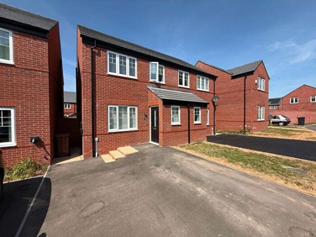3 Bedroom Semi Detached House To Rent In Topaz Gardens, Newhall, DE11