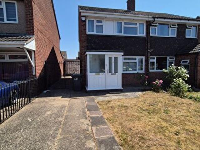 3 Bedroom Semi Detached House To Rent In Townsend Close, Leicester, LE4