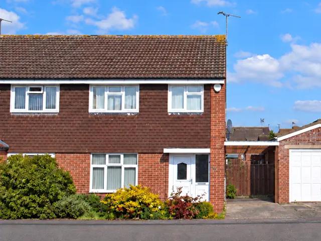 3 Bedroom Semi Detached House To Rent In Trevino Drive, Rushey Mead, LE4