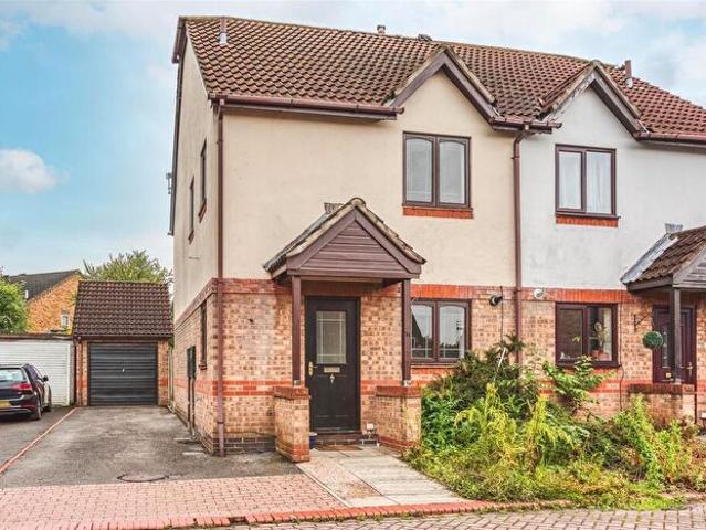 3 Bedroom Semi Detached House To Rent In Trowbridge Close, Oakwood, Derby, DE21