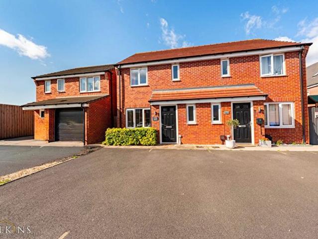 3 Bedroom Semi Detached House To Rent In Upton Drive, Burton On Trent, Staffordshire, DE14