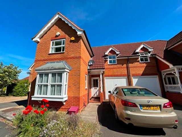 3 Bedroom Semi Detached House To Rent In Wych Elm Road, Oadby Grange, Leicester, LE2