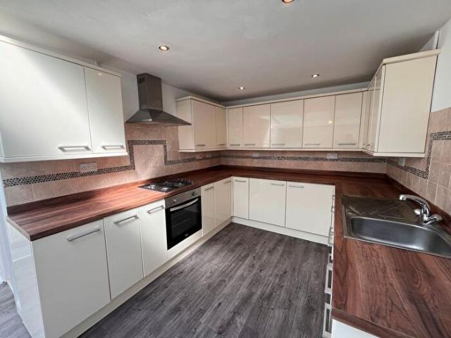 3 Bedroom Semi Detached House To Rent In Walter St, Swansea, SA5