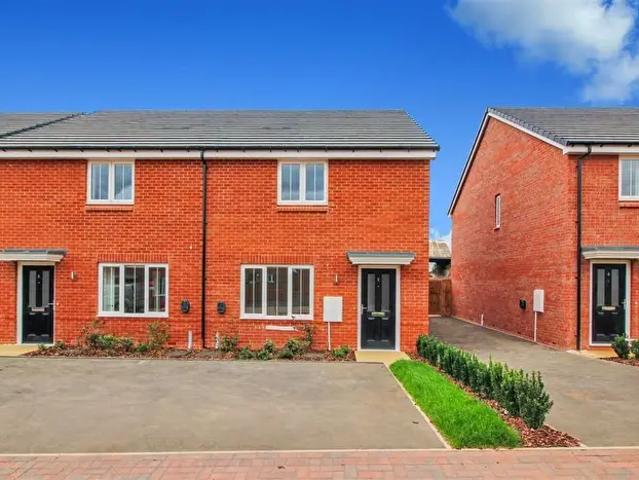 3 Bedroom Semi Detached House To Rent In, Wheatsheaf Close, Wellingborough, NN8