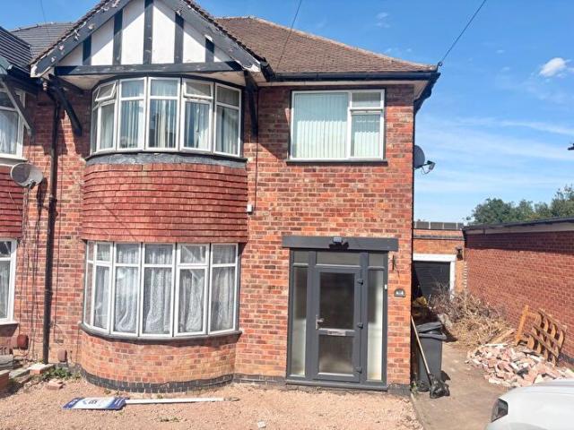3 Bedroom Semi Detached House To Rent In Wintersdale Road, Leicester, LE5